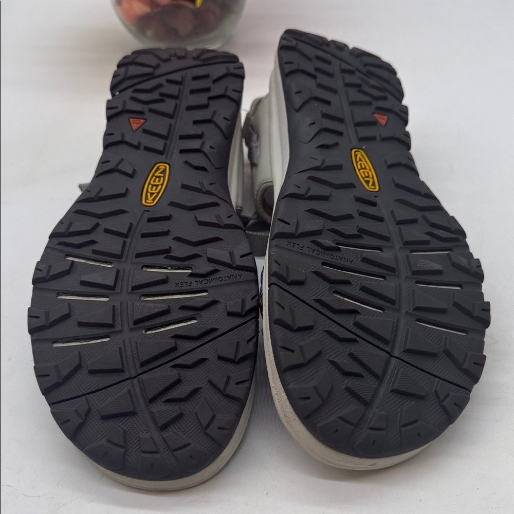 Keen Women's Gray Sandals with Blue Woven Straps Size 8.5 KET9572D - Picture 5 of 7